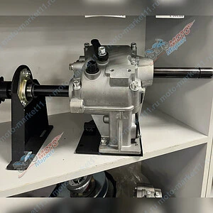 Редуктор на буксировщик с длин.валом в сборе с дисками на станине