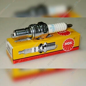Свеча зажигания NGK  CR9EH-9 HONDA 7502